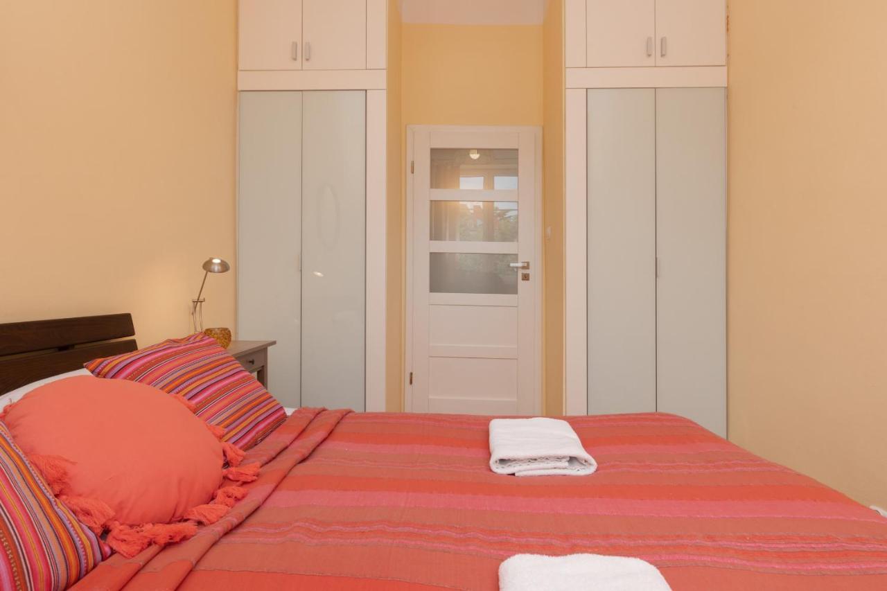 Warsaw New Town Square Apartment For 5 Guests By Noclegi Renters Kültér fotó